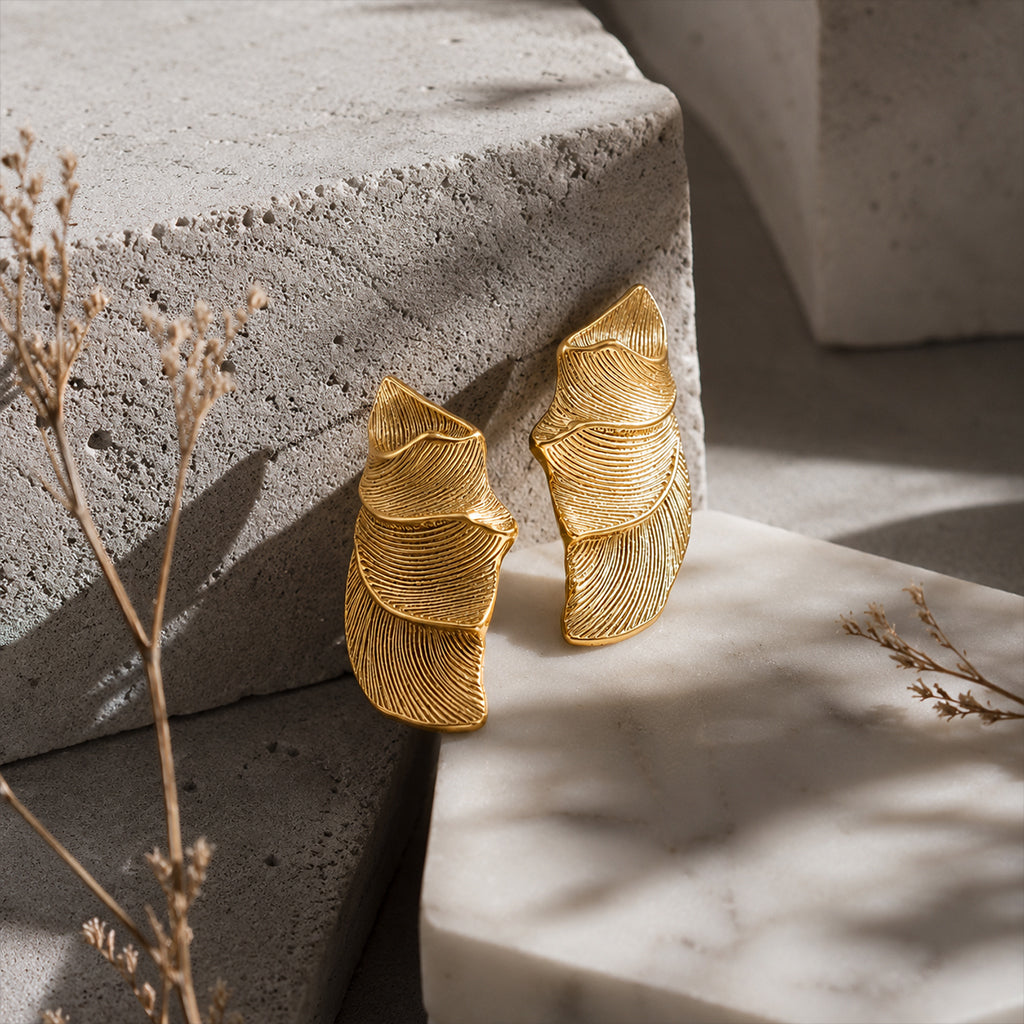 Beauteast Folded Form Stud Earrings
