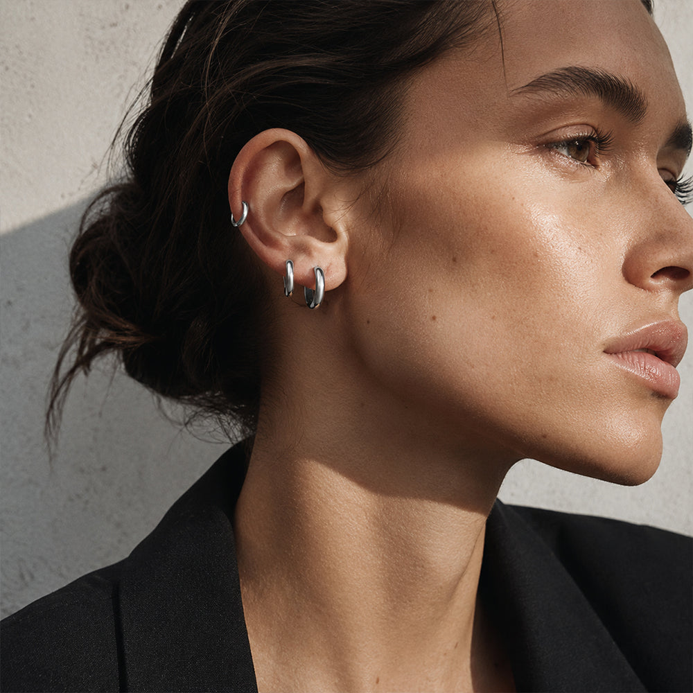 Beauteast D-Form Titanium Hoop Earrings