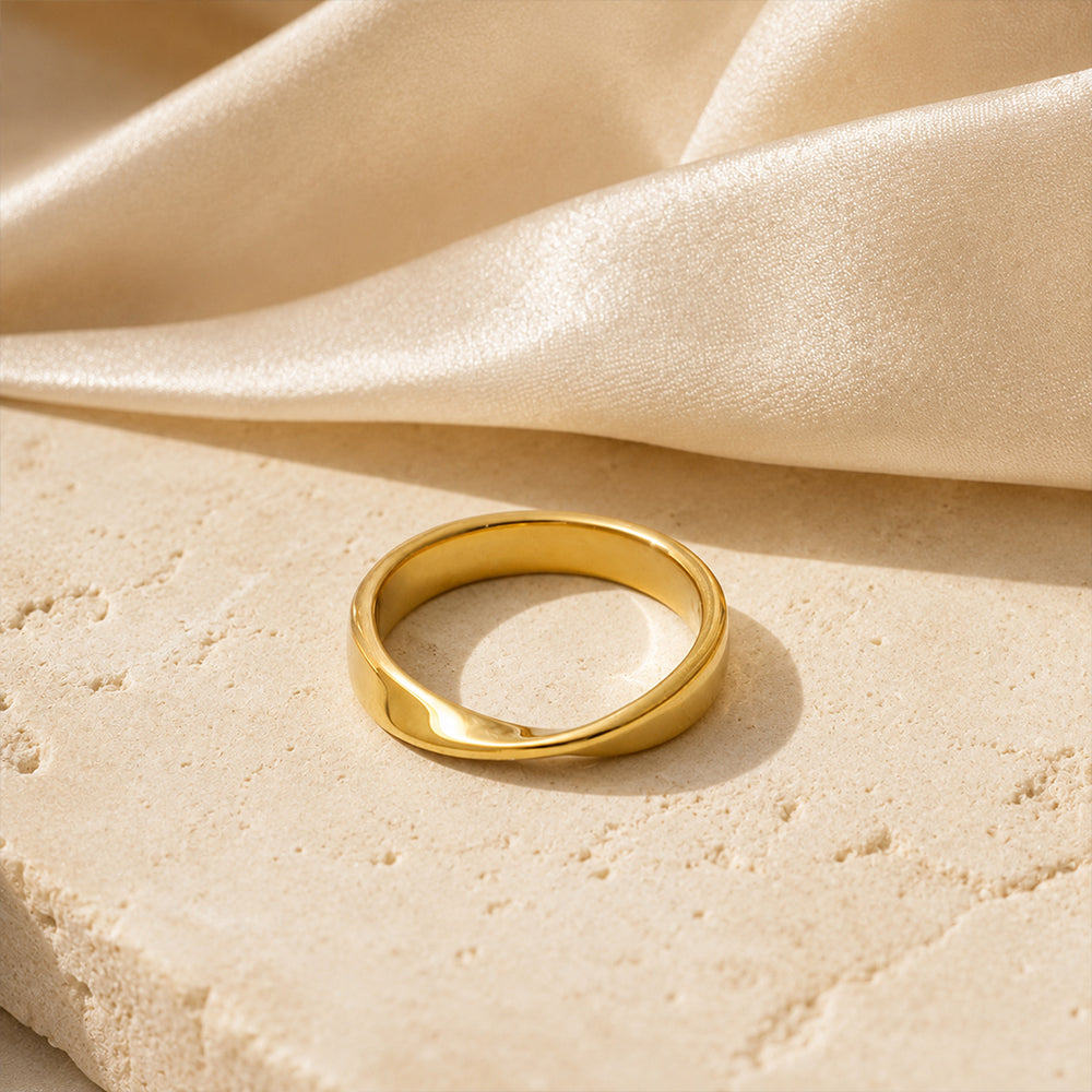 Beauteast Soft Twist Band Ring