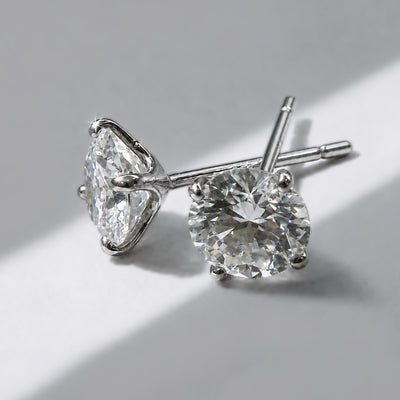 Beauteast Moissanite Solitaire Stud Earrings