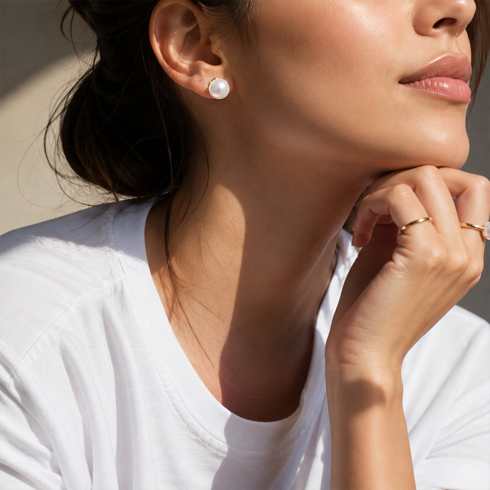 Beauteast Glass Pearl Stud Earrings
