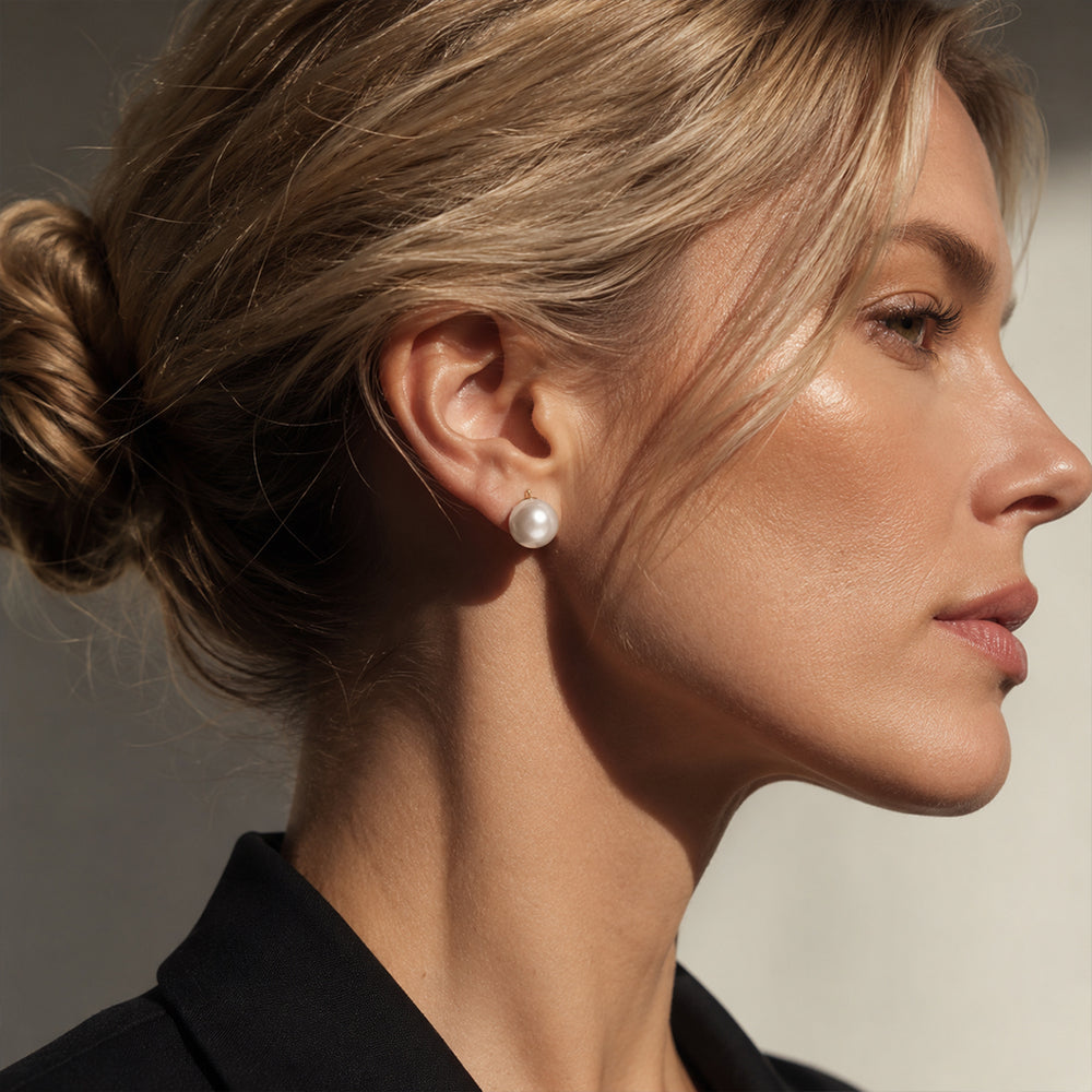 Beauteast Glass Pearl Stud Earrings